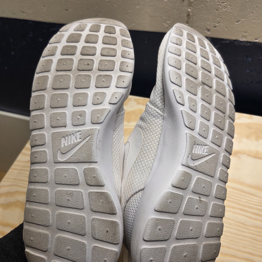 Nike Roshe One Triple White Men's Shoes (Size 12) - Picture 10 of 10